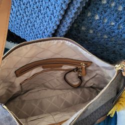 AUTHENTIC MICHAEL KORS PURSE