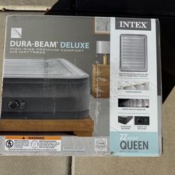 Dura-Beam® Deluxe Comfort-Plush Air Mattress 22" Queen w/ Built-In Electric Pump
