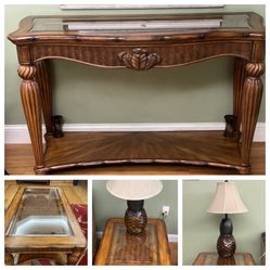 6 pieces. Coffee table, two end tables, two lamps and a console table.  It’s from Rooms to Go.  Rea wood , glass tops. Excellent condition 