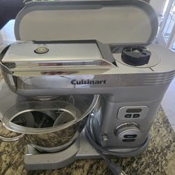 Cuisinart 5.5 Quart stand mixer