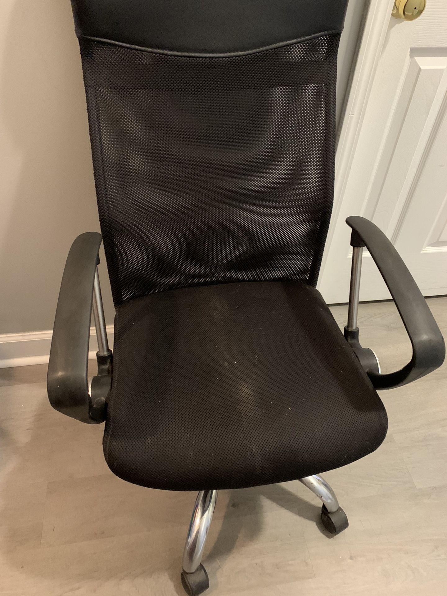 Black Office Chair Goes Up And Down