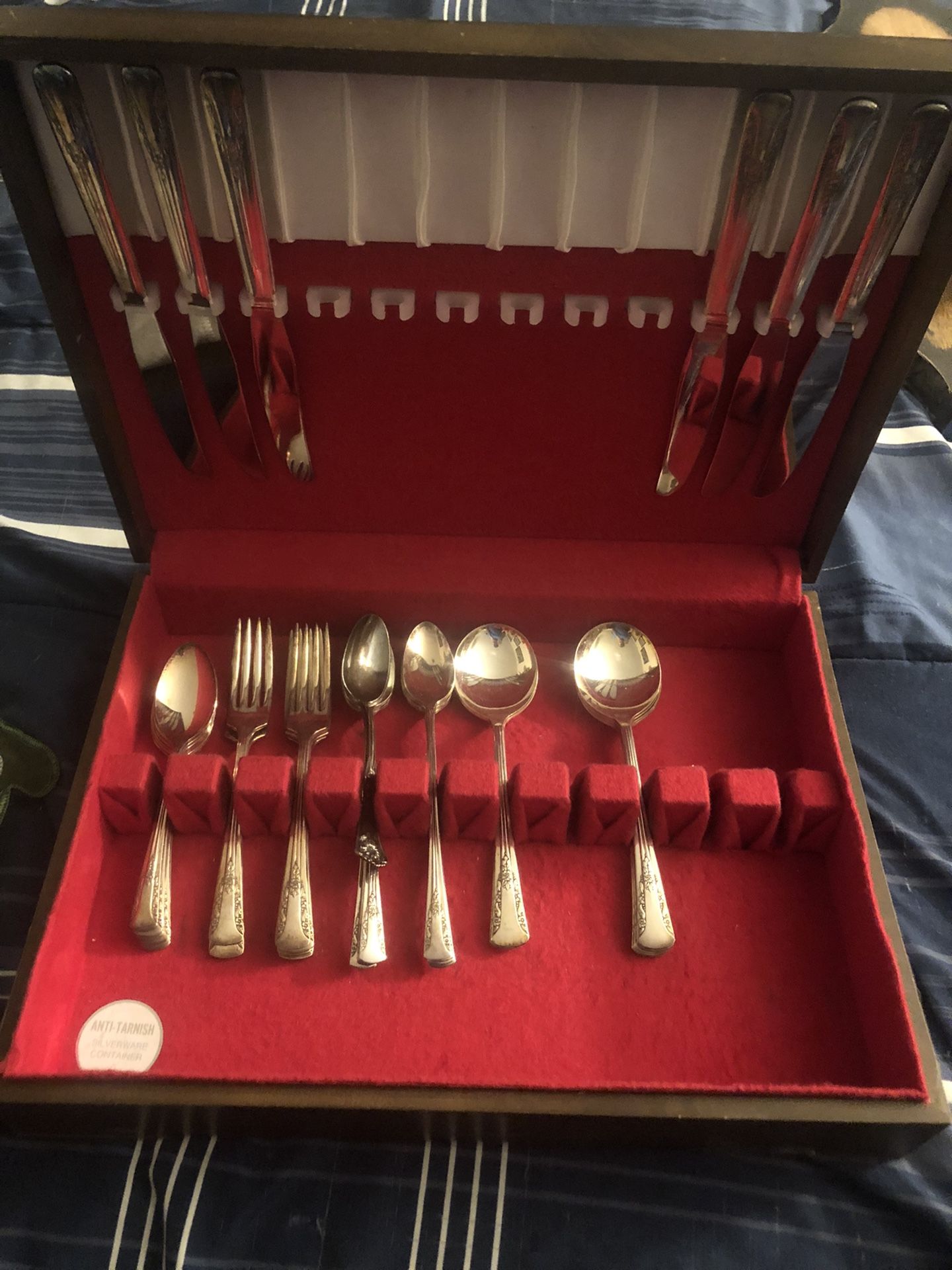 32 Piece Vintage Silver Plated Silverware Set 
