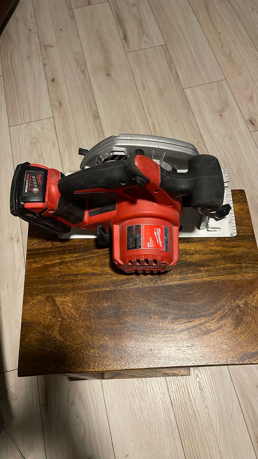 Milwaukee , Circular Saw  6  1/2  &  battery 