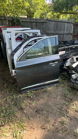 2016-20 infinity QX60 front left driverside door