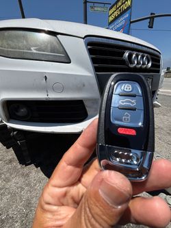 Car Keys N Remotes/ Llaves Con Control