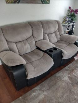 Recliner sofa set very good condition