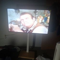 55" Hisense Smart Tv With Remote 