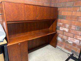 Free office desks