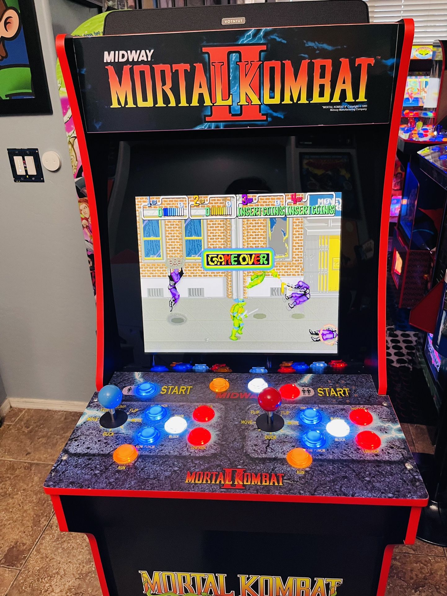 Arcade With 13,000 Games