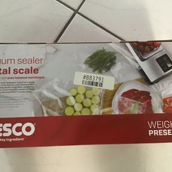 Nesco Vacuum Sealer With Digital  Scale And Extra Bags New