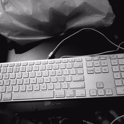 Apple Keyboard
