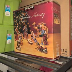 Christmas Porcelain Nativity Set - 10 Pieces