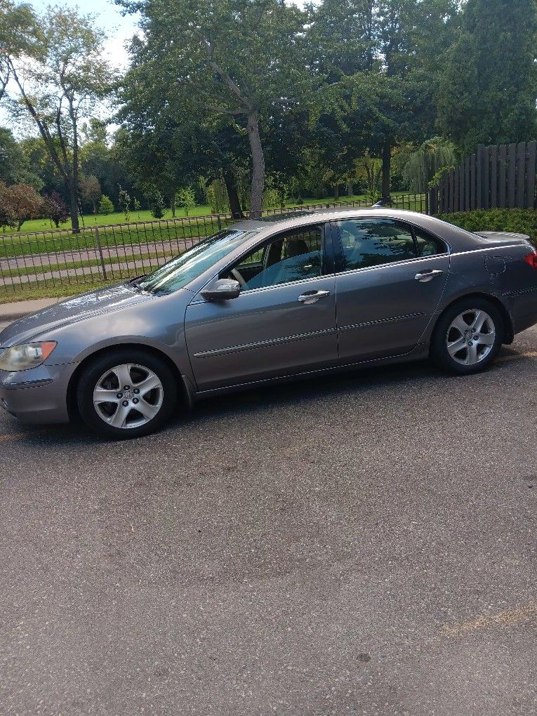 2005 Acura RL