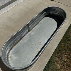 Stock tank (70 Gallons) 