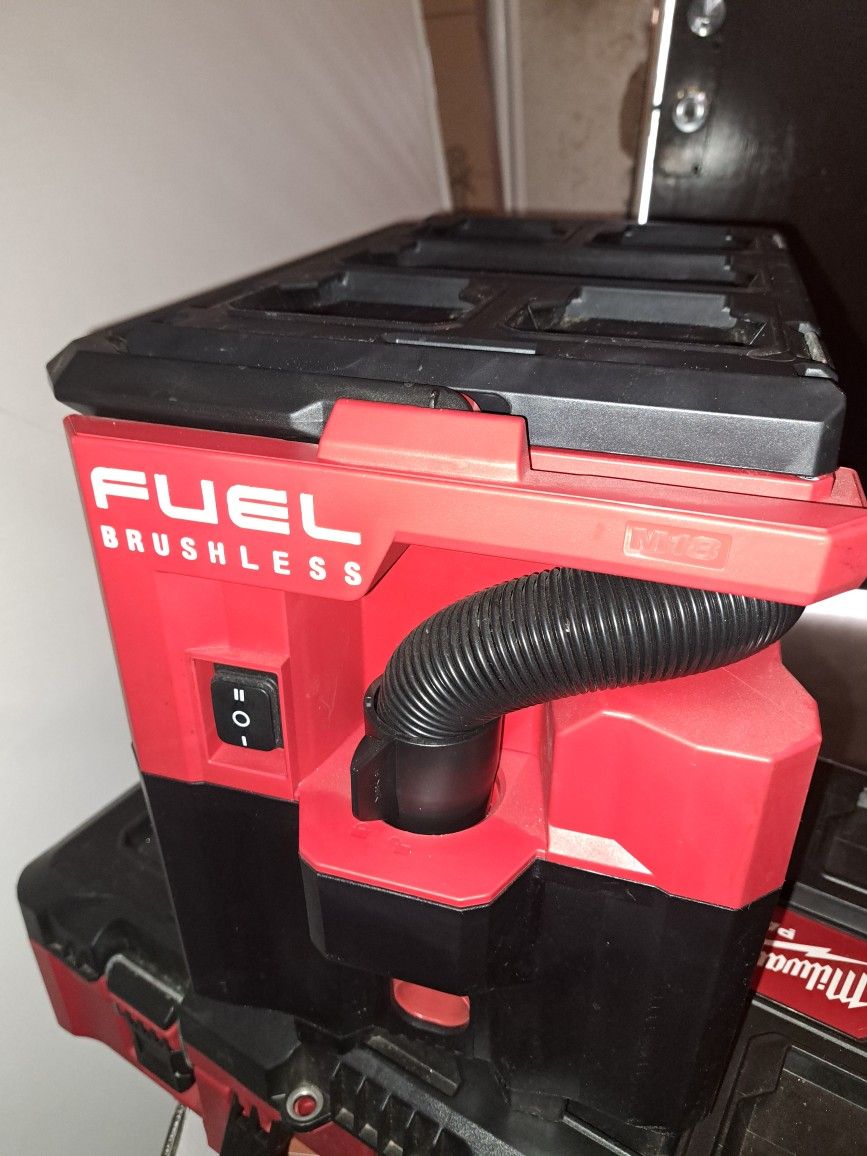 Milwaukee Packout Vacuum
