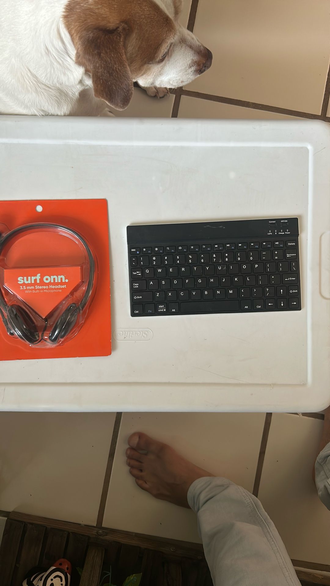 Headphone W Microphone And Wireless Key Board Blue Tooth 