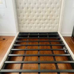 RH Adler fabric Diamond-Tufted Shelter Bed (Queen)