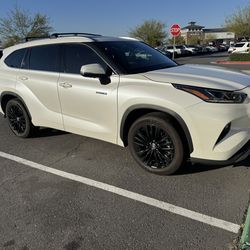 2021 Toyota Highlander Platinum Hybrid Awd