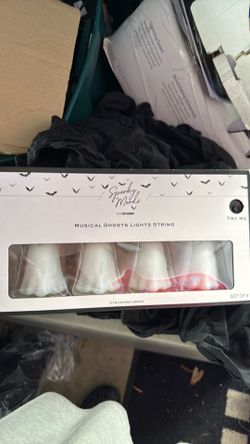Spooky Moods Musical Ghost LED Light String – Set of 8 (New)