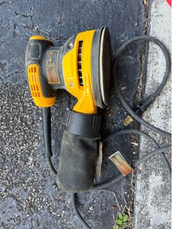 DeWalt sander