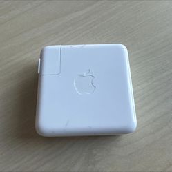 Apple 61 W USB C charge power adpater with cable 