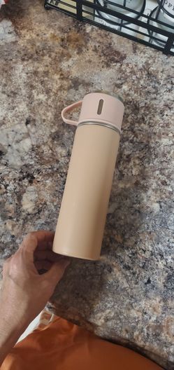 Insulated Stainless Steel Thermos Bottle lid is the cup
