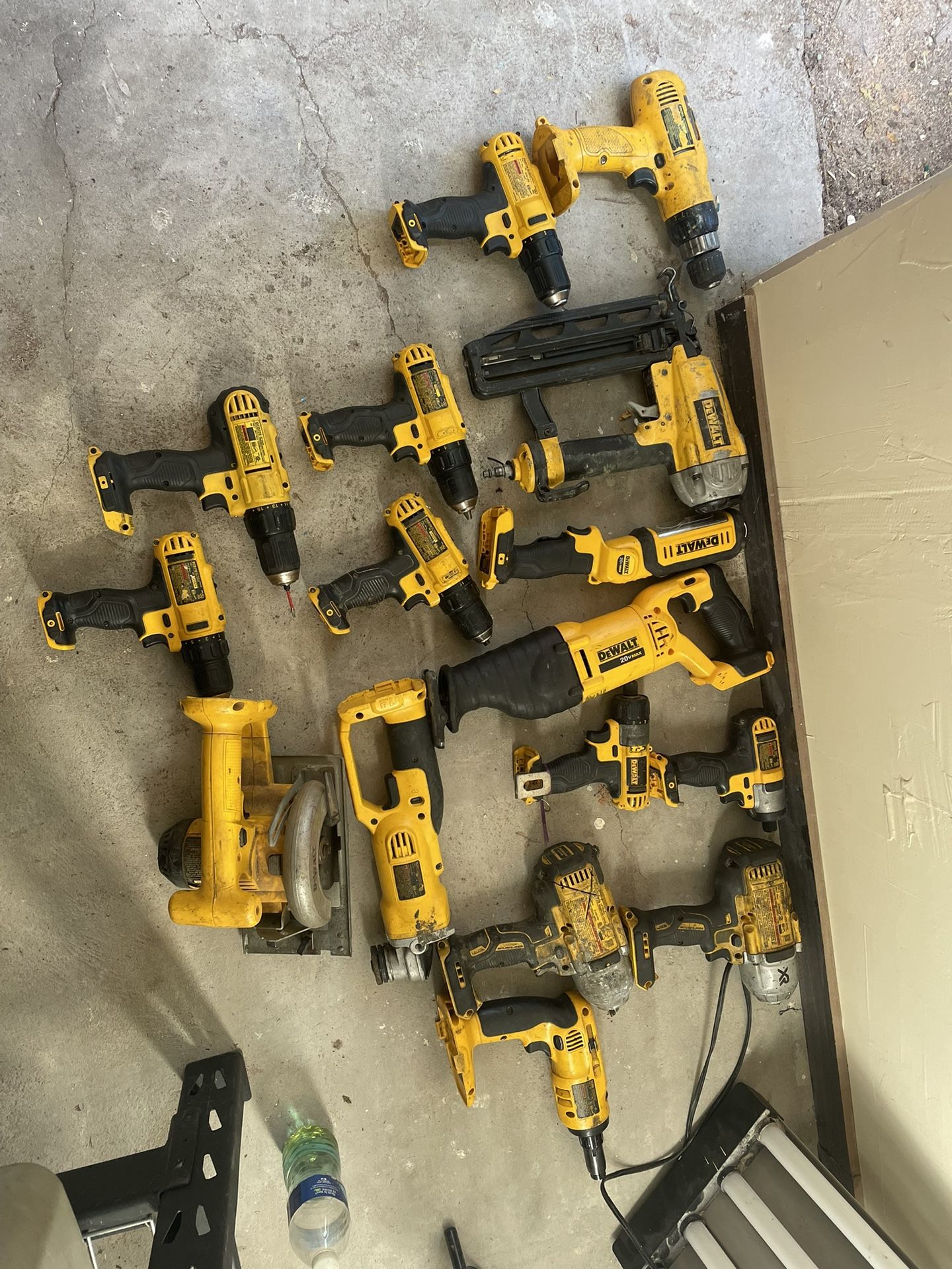 Dewalt Hilti Makita Tools