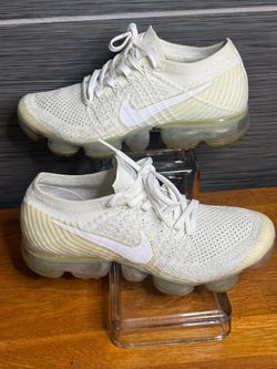 Nike Air VaporMax Flyknit Sneakers size 6.5