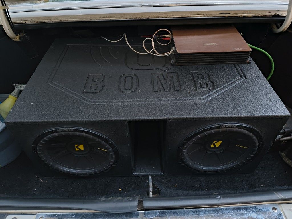 2...12-in Kicker Subs With A QBomb Box