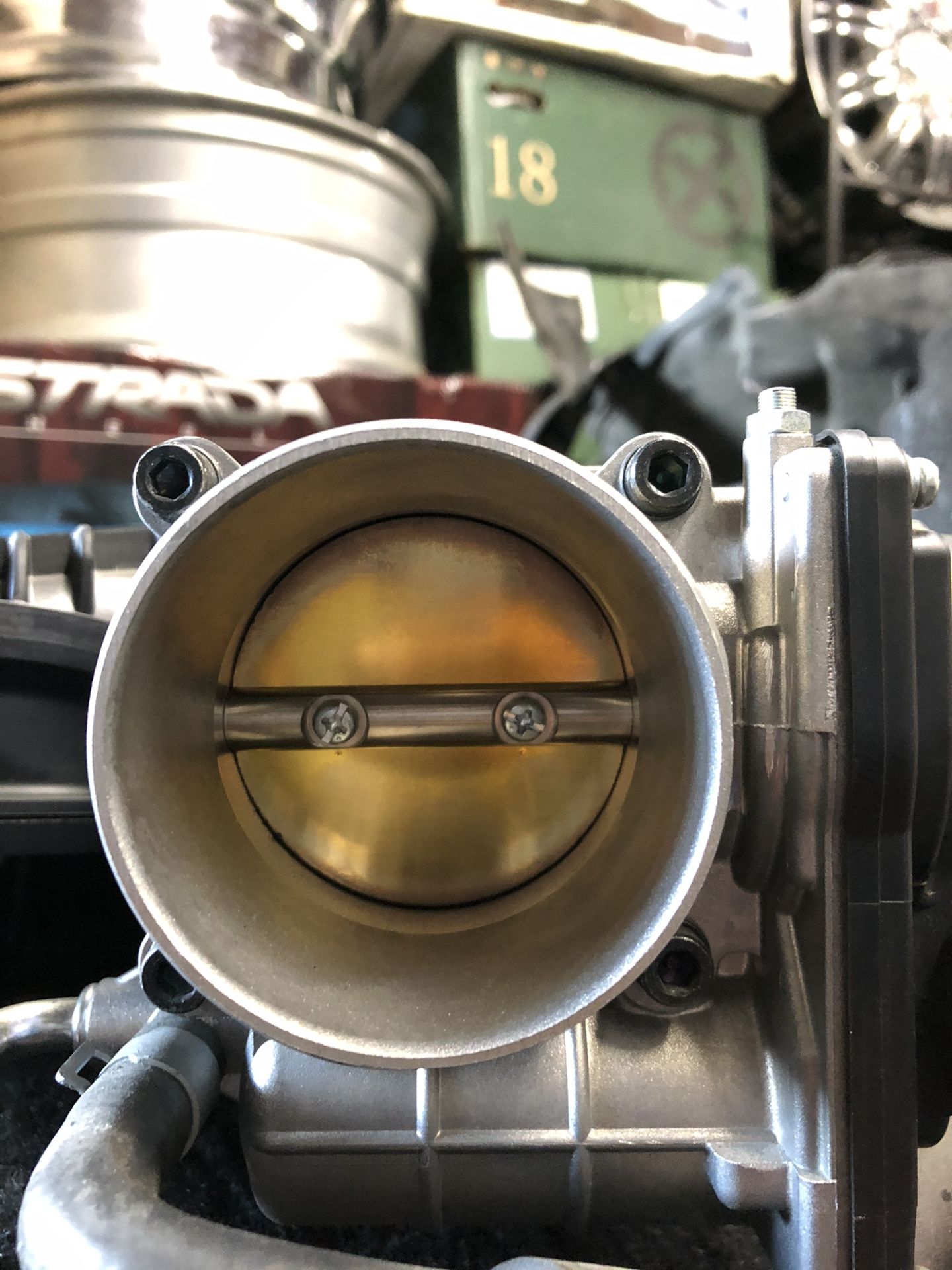 Nissan 370Z Intake manifold upper plenum and throttle bodies. for Sale