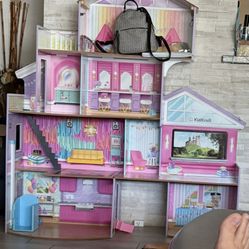 Doll House 