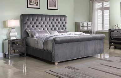 QUEEN BED +MATTRESS 