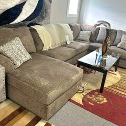 
♧ASK DISCOUNT COUPOn⭐PICK UP/DELIVERY sofa loveseat living room set sleeper couch recliner ♧
Hylake Chocolate Brown Raf Or Laf Sectional 