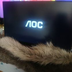 PORTABLE MONITER WITH HDMI CONNECT CORD, KEYBOARD, & MOUSE. 