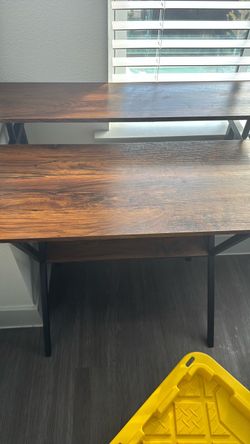 Corner desk