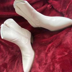 1NEW1USED COWGIRL BOOTS SZ8 $30NEW