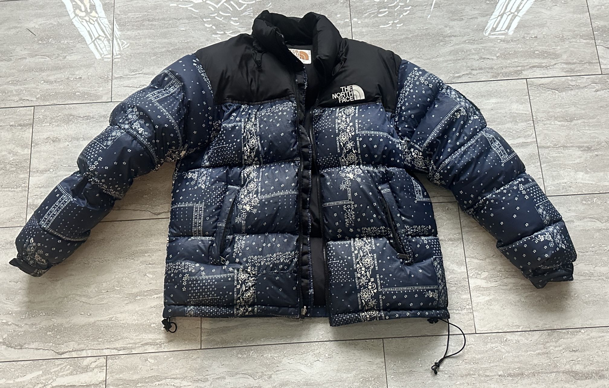 **The North Face Nuptse Puffer Jacket β Bandana Print β Excellent Condition**