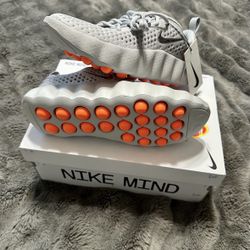 Nike Mind 002 Sz 9.5