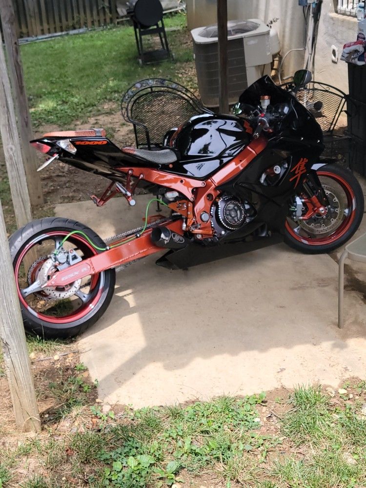 2006 GSX 1000 For Sell $6000