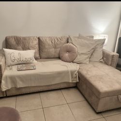 Beige Couch/sofa 