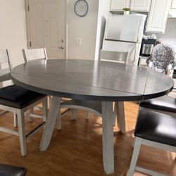 Dining/Kitchen table