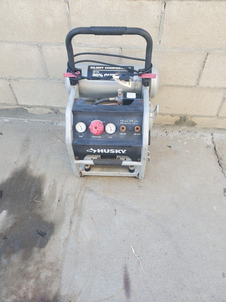 Conpresor Bueno Trabaja Vien Puede Calarlo Muy Silensioso