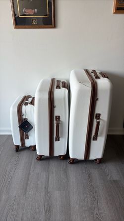 Tommy Hilfiger 3-Piece Hardshell Luggage Set
