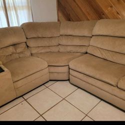 18ft Microfiber Sectional With Recliners Ans Pull Out Bed Can Deliver Okc Area 30