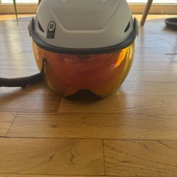 Women's Medium Giro Helmet Size M