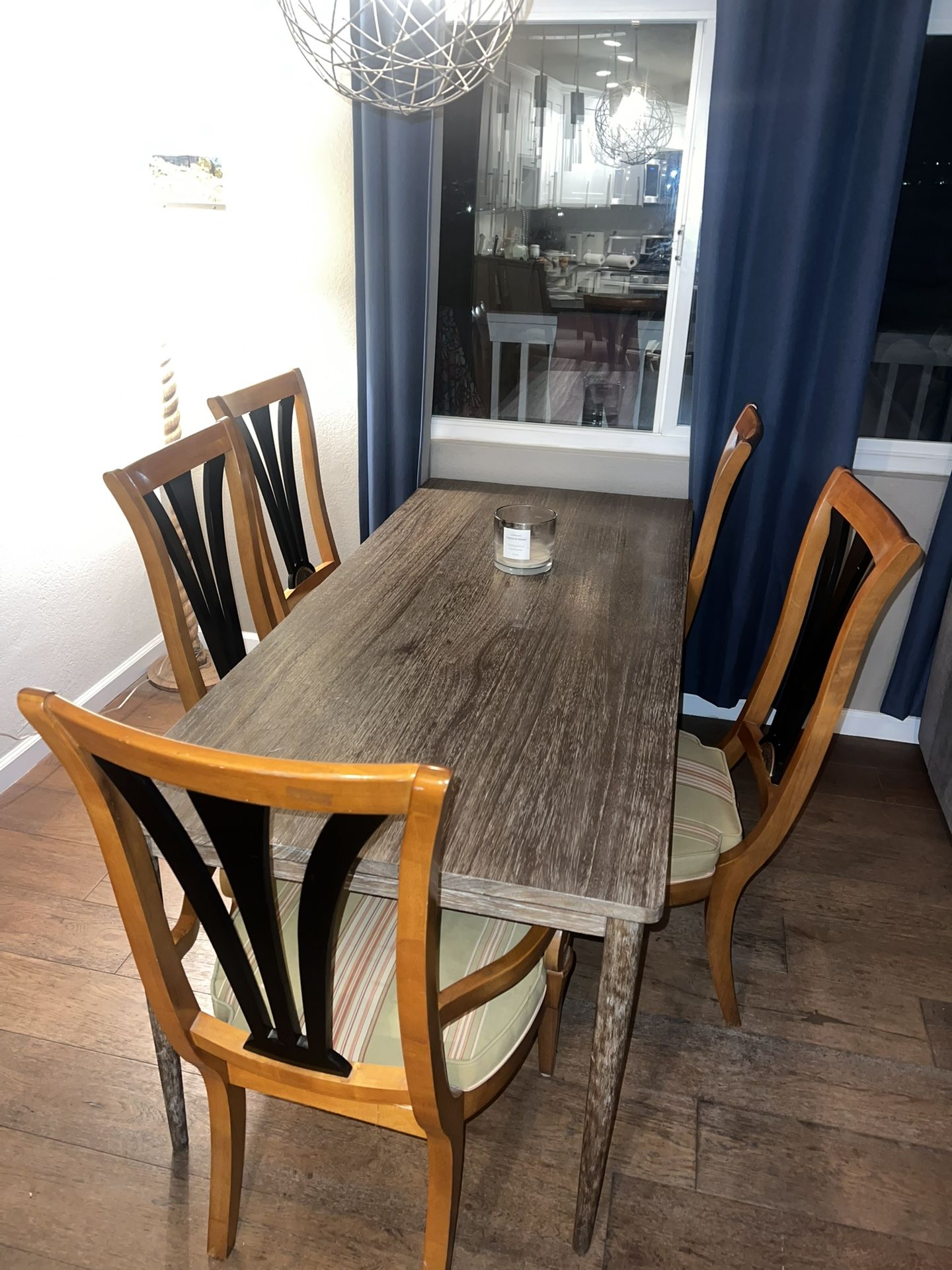 Dinging Table And Chairs