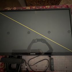 Samsung 50 Inch TV with Wall mount