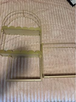 Gold Metal Wall Shelf with Scallop Detail