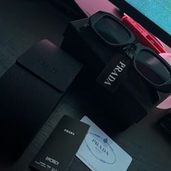 Prada sun glasses
