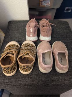 Toddler girls shoes sizes 5 and 6 (free)